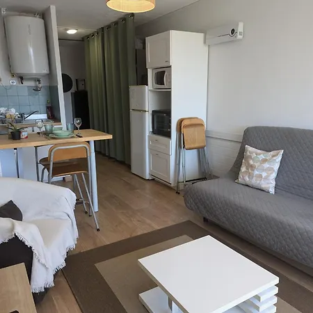 Appartement Sol-y-days Canastel, Avec Coin Couchage, Quartier Du Boucanet Proche Commerces Et
