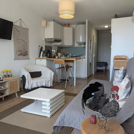 Sol-y-days Canastel, Avec Coin Couchage, Quartier Du Boucanet Proche Commerces Et