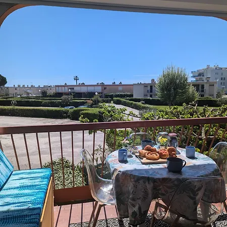 Appartement Sol-y-days Canastel, Avec Coin Couchage, Quartier Du Boucanet Proche Commerces Et